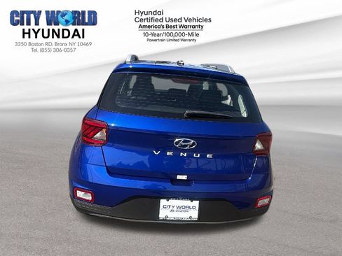 Used 2025 Hyundai Venue Limited FWD image 4