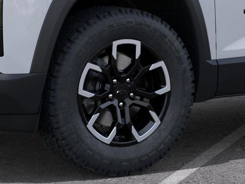 New 2026 Chevrolet Equinox ACTIV w/ Safety and Technology Package AWD/4WD image 11