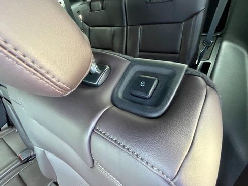 Used 2025 Ford Explorer Platinum image 20