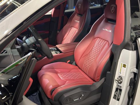Used 2024 Lamborghini Urus S AWD/4WD image 17