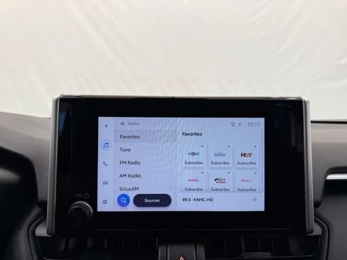 Used 2025 Toyota RAV4 XLE FWD image 32