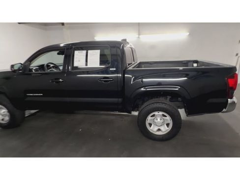 Used 2019 Toyota Tacoma SR5 RWD image 6