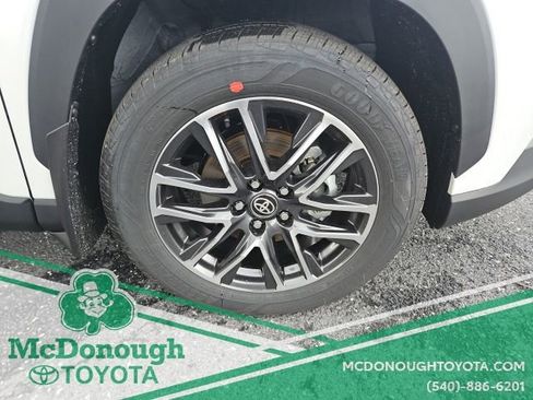 New 2026 Toyota Corolla Cross XLE w/ Convenience Package image 8