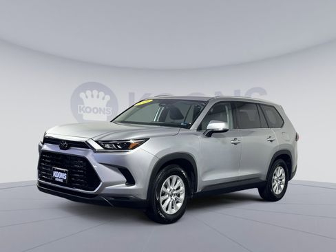 Used 2025 Toyota Grand Highlander FWD image 1