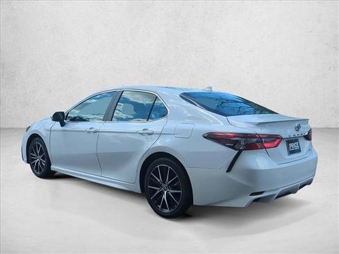 Used 2024 Toyota Camry SE FWD image 7