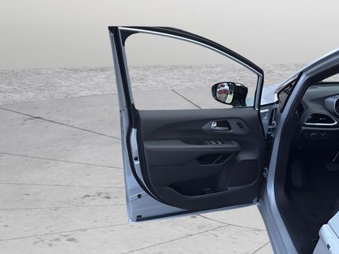 New 2026 Chrysler Pacifica Select image 11