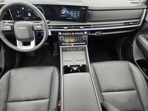 Used 2025 Hyundai Santa Fe Limited image 13