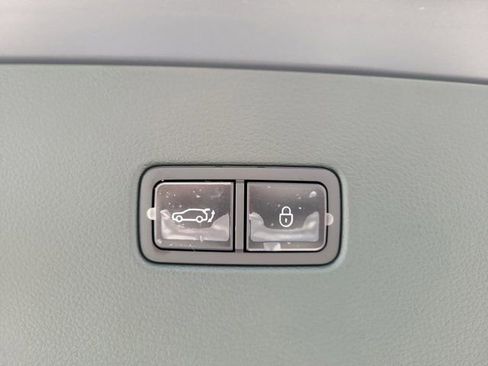 Used 2025 Genesis GV80 3.5T e-SC AWD/4WD image 7