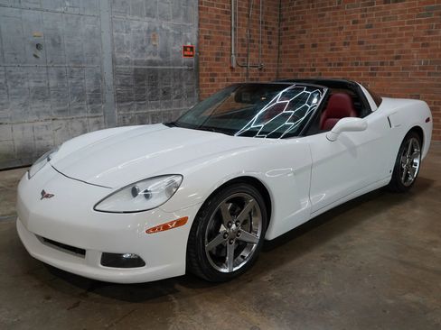 Used 2008 Chevrolet Corvette Coupe w/ Preferred Equipment Group RWD image 37