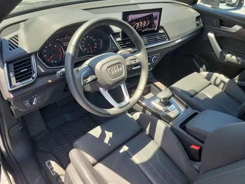 Certified 2025 Audi Q5 2.0T Premium AWD/4WD image 2