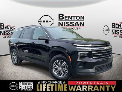 Used 2025 Chevrolet Traverse LT