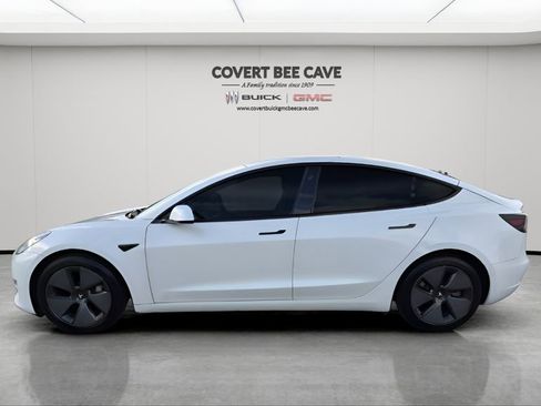 Used 2021 Tesla Model 3 Standard Range Plus image 5