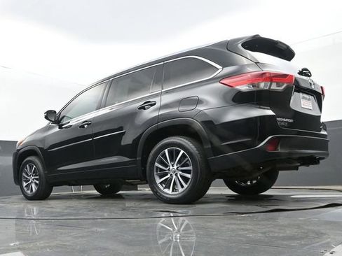 Used 2017 Toyota Highlander XLE FWD image 28
