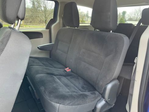 Used 2019 Dodge Grand Caravan SE image 28