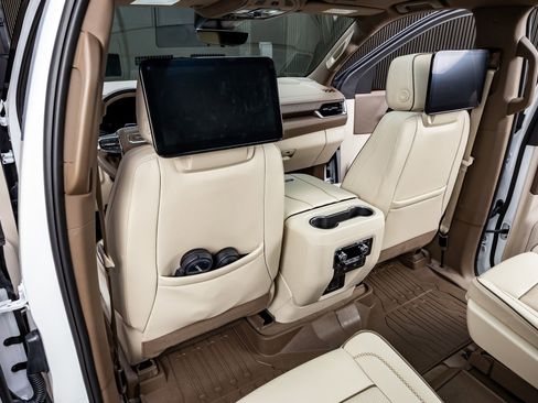 Used 2026 GMC Yukon Denali w/ Denali Reserve Package AWD/4WD image 35