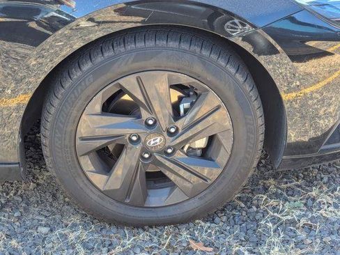 Used 2021 Hyundai Elantra SEL FWD image 7