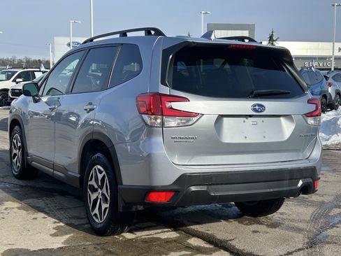 Used 2022 Subaru Forester Premium image 5