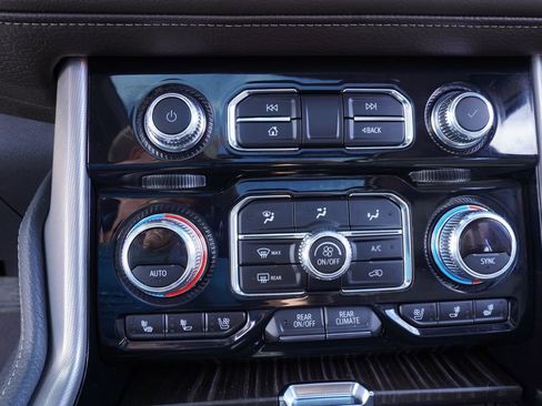 Certified 2024 GMC Yukon XL Denali image 21