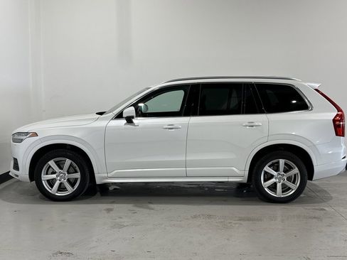 Used 2022 Volvo XC90 T5 Momentum image 14