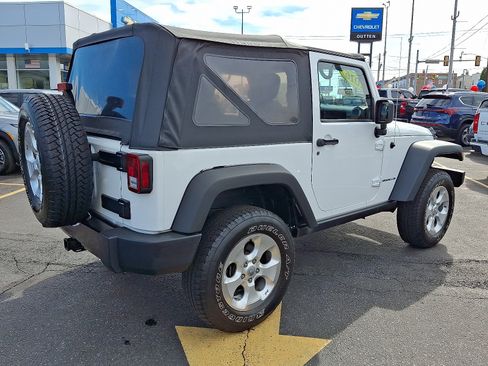 Used 2016 Jeep Wrangler Sport AWD/4WD image 5