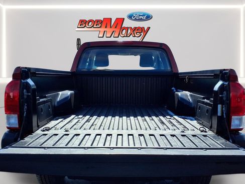 Used 2017 Toyota Tacoma SR image 9