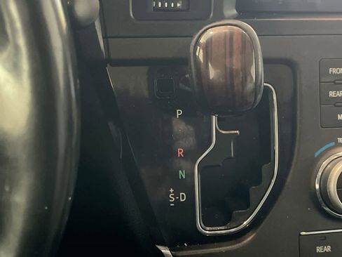 Used 2017 Toyota Sienna Limited Premium image 20