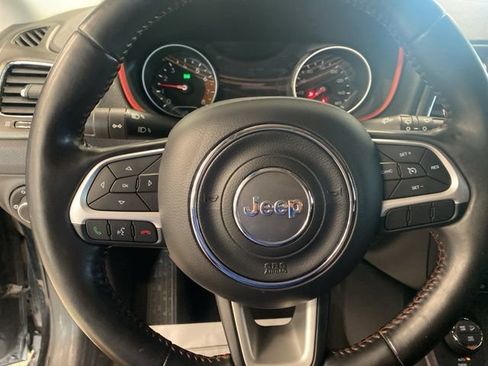 Used 2020 Jeep Compass Trailhawk AWD/4WD image 14