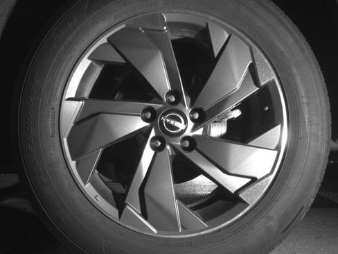 Used 2025 Nissan Rogue SV image 14