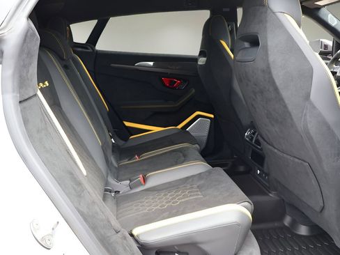 Used 2024 Lamborghini Urus Performante AWD/4WD image 15