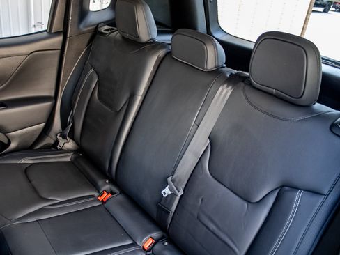 Used 2023 Jeep Renegade Limited AWD/4WD image 18
