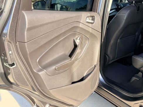 Used 2019 Ford Escape SEL image 18