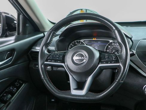 Used 2024 Nissan Altima 2.5 SR FWD image 12