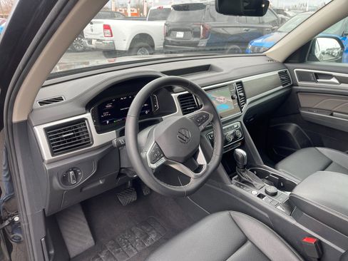Used 2023 Volkswagen Atlas SE image 11