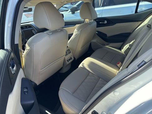 Used 2023 Nissan Maxima Platinum w/ Sport Mat Group image 10