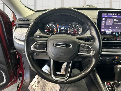 Used 2022 Jeep Compass Latitude AWD/4WD image 16