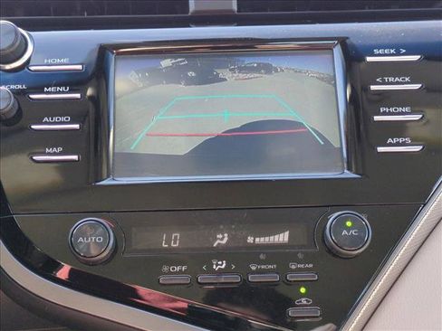 Used 2019 Toyota Camry SE image 14