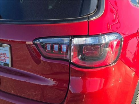 New 2026 Jeep Compass Latitude image 13