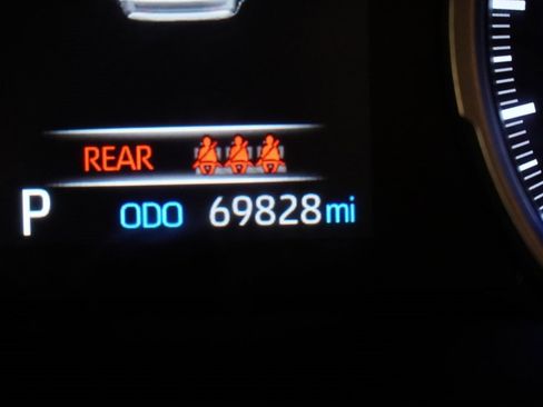 Used 2020 Toyota RAV4 LE image 6