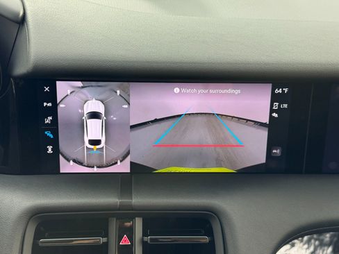 Used 2023 Porsche Taycan 4S w/ Technology Package image 31