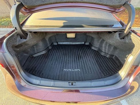 Used 2016 Toyota Avalon Limited image 50