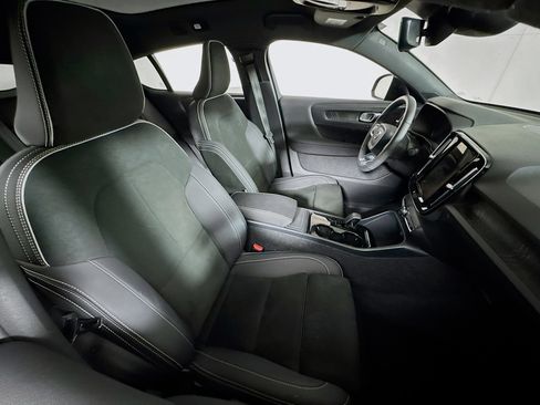 Used 2023 Volvo C40 P8 Recharge Plus image 26