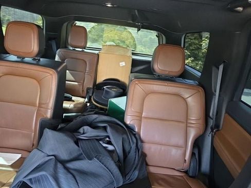 Used 2023 Lincoln Navigator Reserve image 11