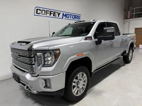 Used 2023 GMC Sierra 2500 Denali w/ Denali Ultimate Package AWD/4WD image 2