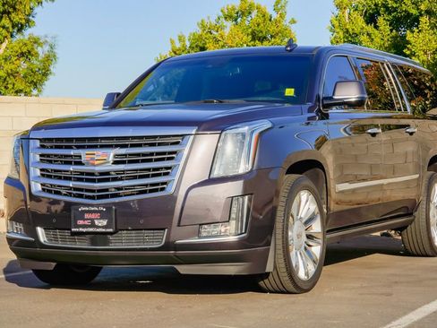 Used 2018 Cadillac Escalade ESV Platinum AWD/4WD image 2