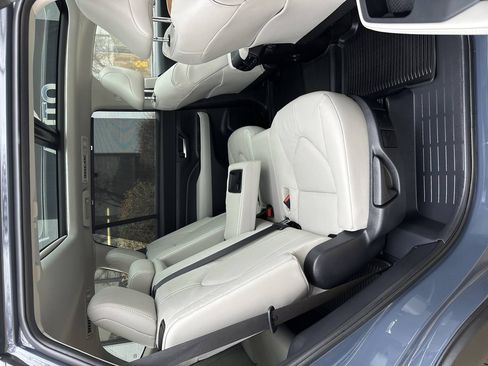 Used 2025 Toyota Grand Highlander AWD image 25