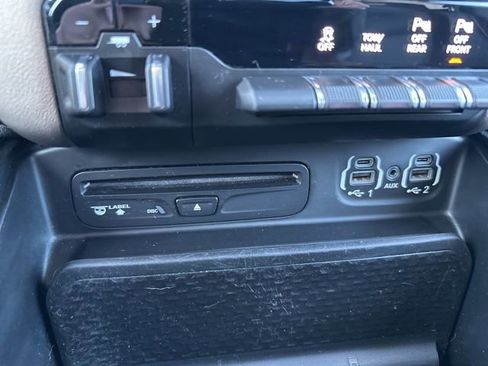 Used 2019 RAM 1500 Laramie image 22