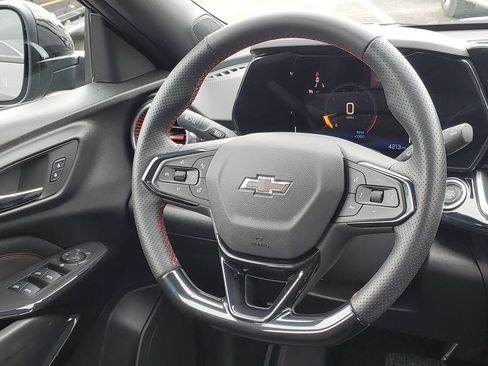Certified 2024 Chevrolet Trax RS w/ Sunroof Package FWD image 26