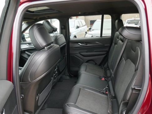 New 2025 Jeep Grand Cherokee Altitude AWD/4WD image 12