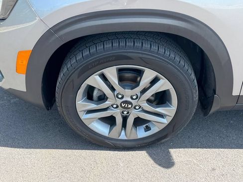 Used 2021 Kia Seltos S FWD image 15