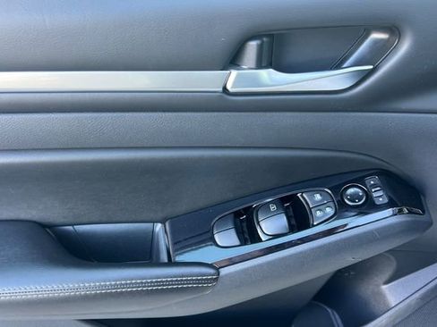 Used 2023 Nissan Altima 2.5 SV image 11